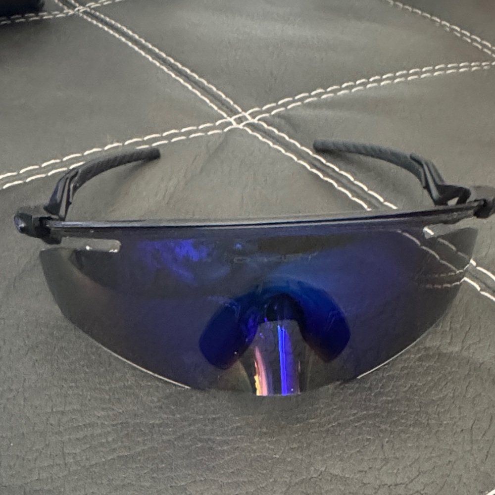 Stylish Black and Blue OAKLEY Sunglasses